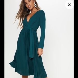 Emerald green holiday dress NWT Sz 10 (brand PLT)